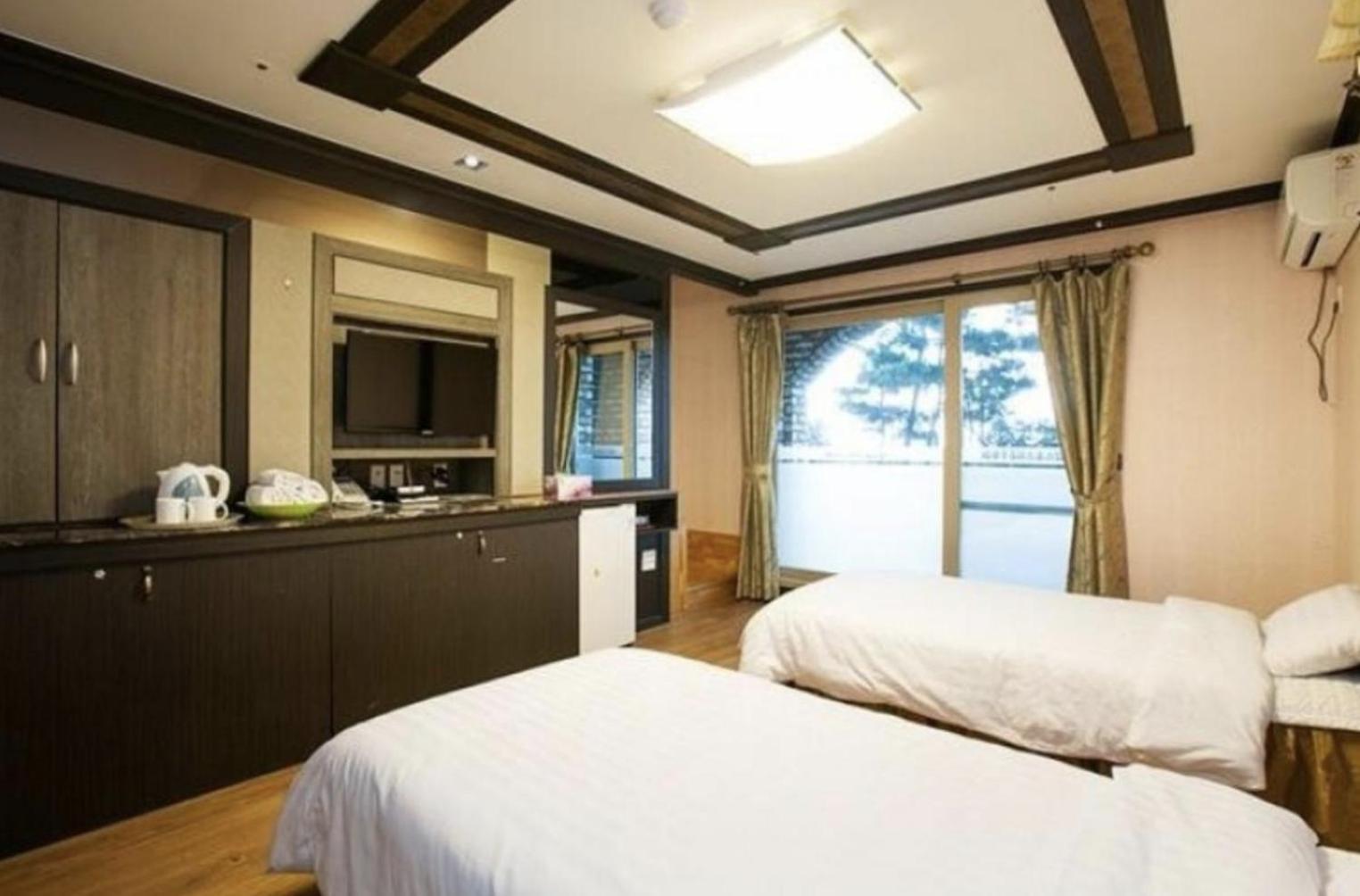 Jeju Ts Youth Hostel & Resort Seogwipo Eksteriør billede
