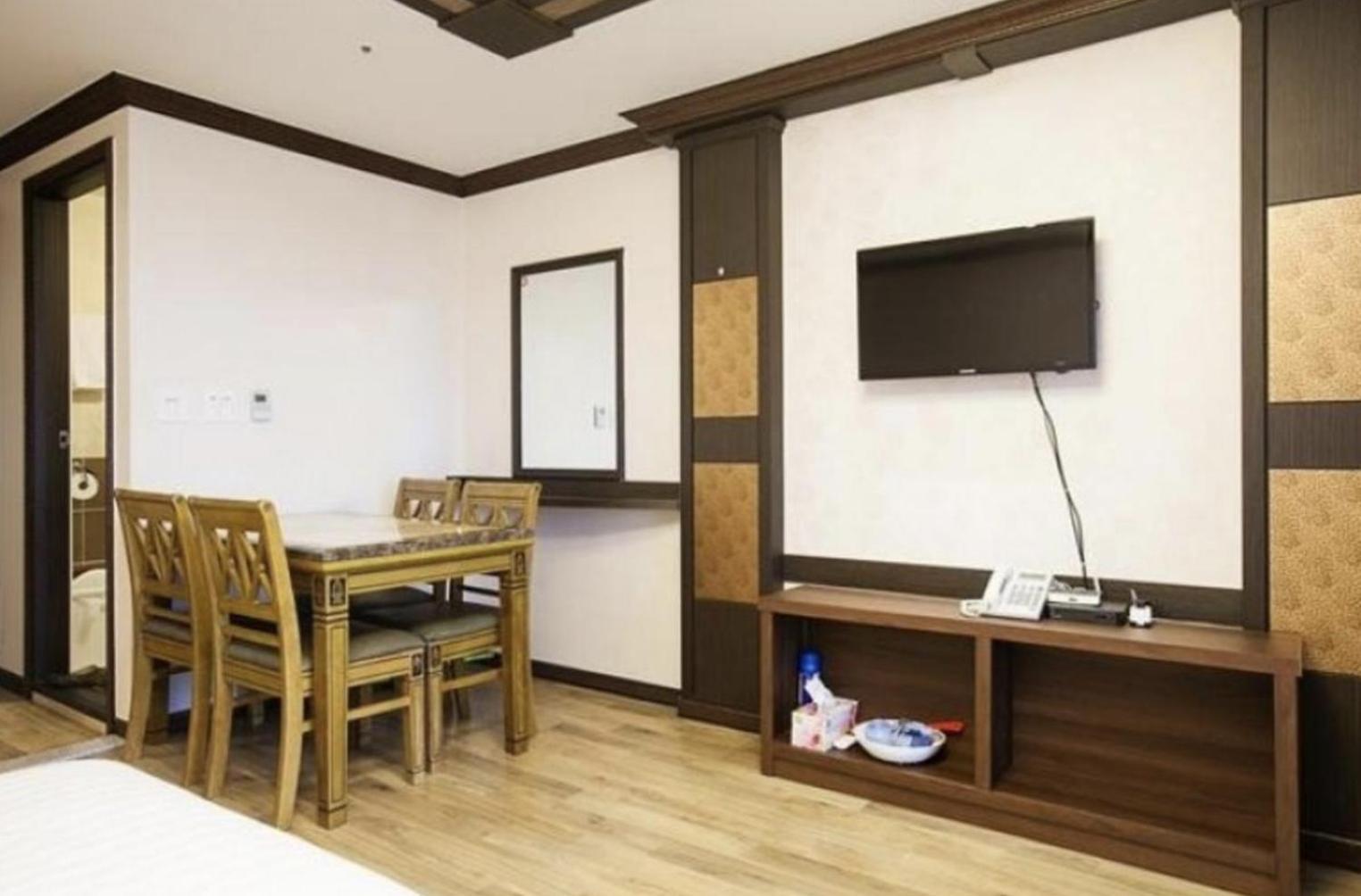 Jeju Ts Youth Hostel & Resort Seogwipo Eksteriør billede